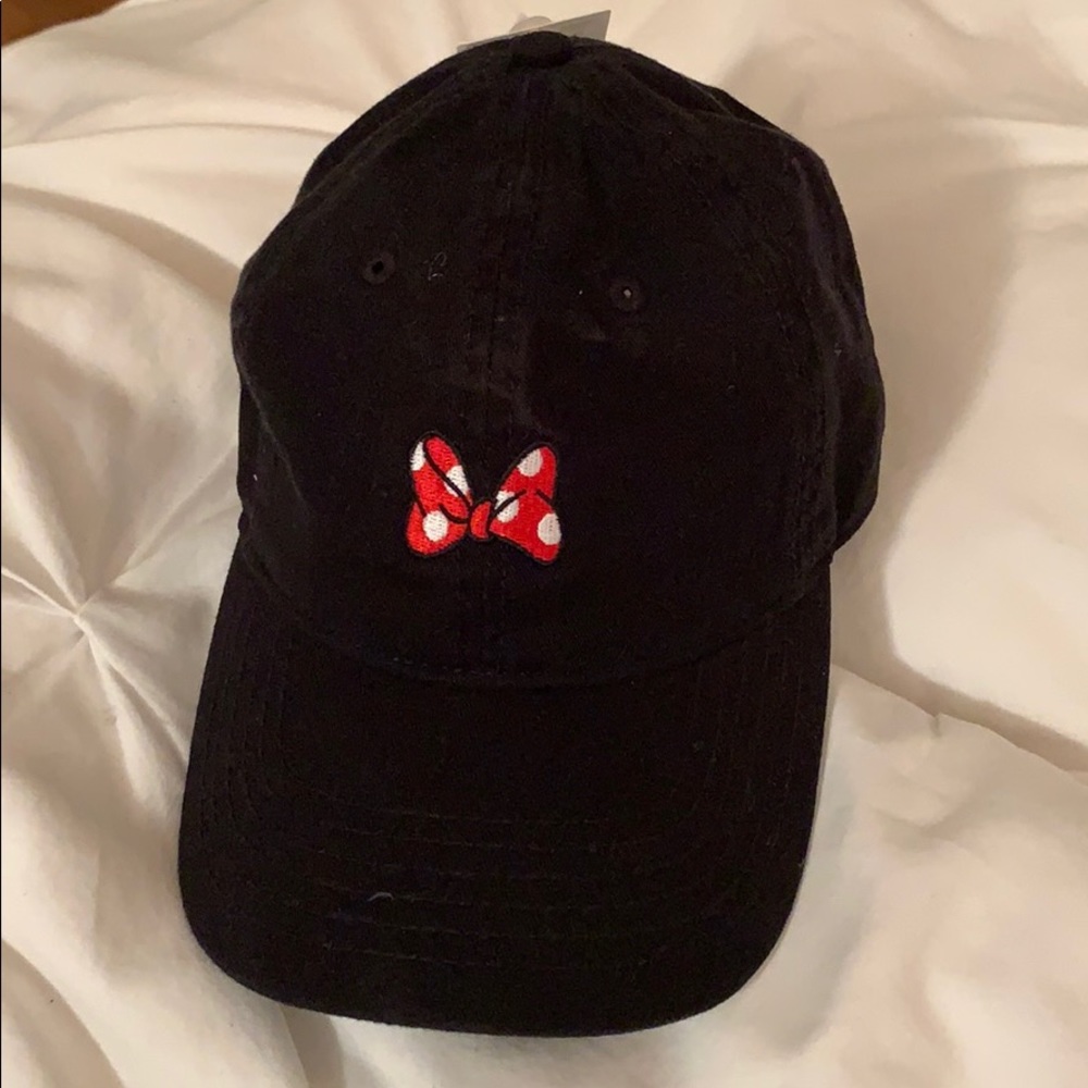 Minnie Mouse black hat / baseball cap